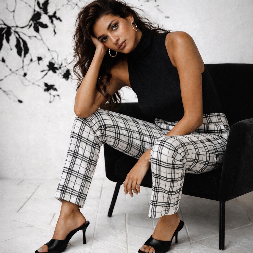 Zara Classic Black and White Plaid Pants - Size Small